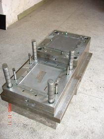 深圳市龍崗區(qū)平湖東鋼塑膠模具制品廠 深耕塑料模具制造的精密專家