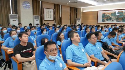 我院成功舉辦“企業(yè)工程師大講堂”活動(dòng)，聚焦太陽(yáng)能計(jì)算機(jī)軟件科技前沿